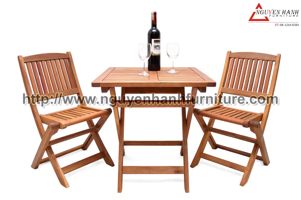 Name product: Squared table 50 with small folding chairs- Dimensions: 50cm - Description: Encalyptus wood