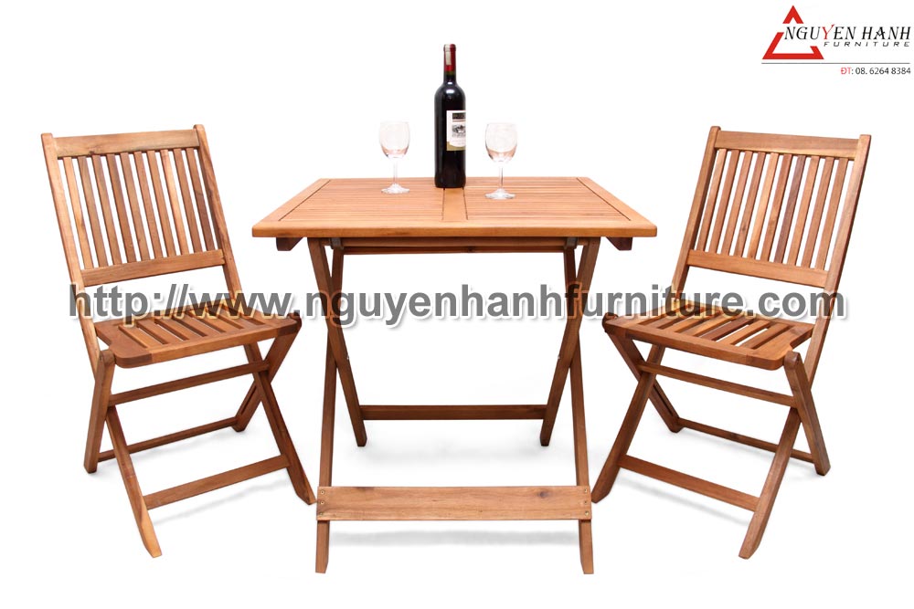 Name product: Squared table 50 with small folding chairs- Dimensions: 50cm - Description: Encalyptus wood