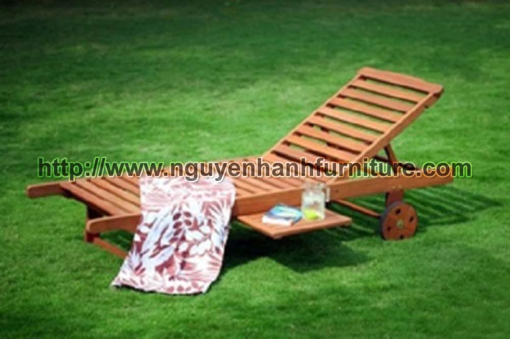 Name product: Sunbath chair with wheels - Dimensions:  - Description: Encalyptus wood